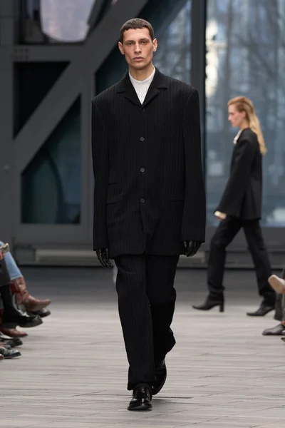 Look 5